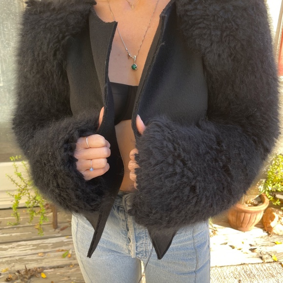 Yeon Myrto black Jacket 4 NWT Noir Faux Fur Sleeve cropped winter coat - Picture 14 of 14